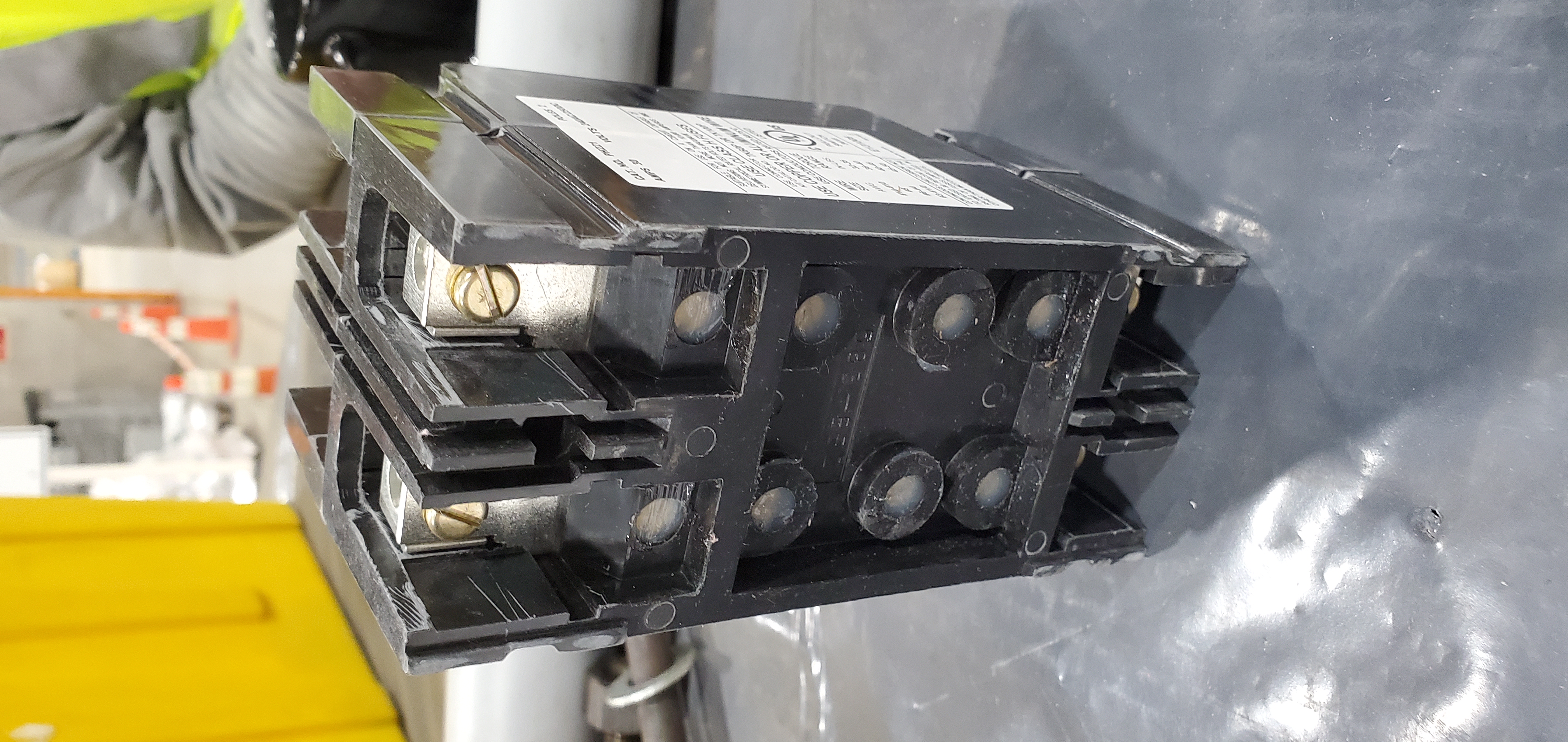 BLOCK, FUSE PULLOUT 2P 240V 30A CU LIVE